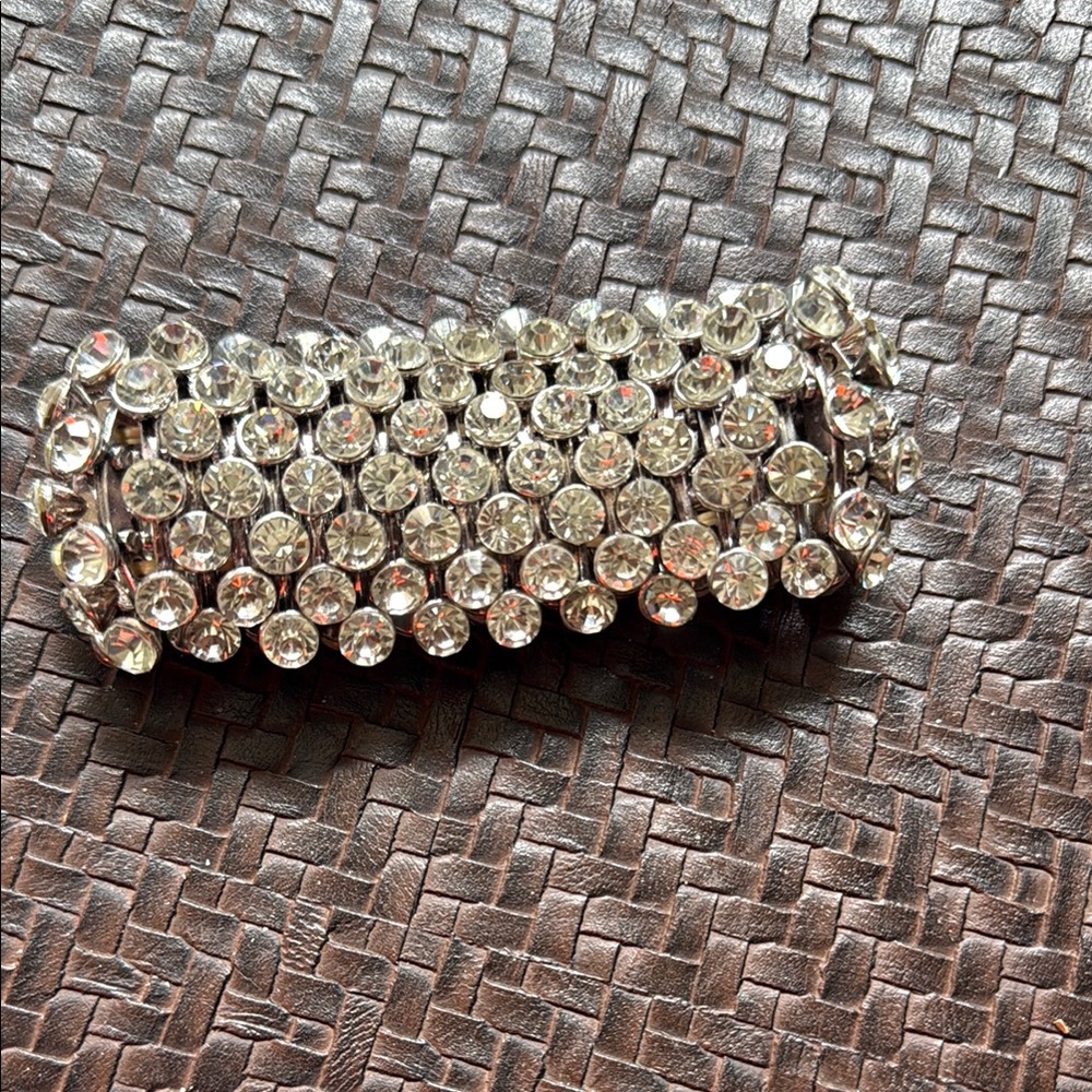 Women’s  Silver stretchy Bracelet